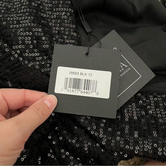 Macduggal gown - Picture 7 of 7